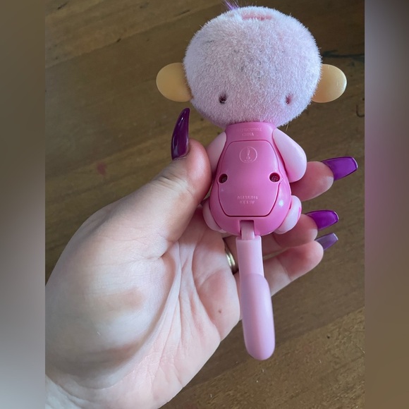 Fingerlings 2023 Interactive Monkey Reacts to Touch Sounds &Reactions Harmony - Picture 3 of 6